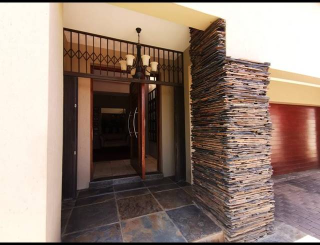 5 BEDROOM HOUSE FOR SALE IN MEYERTON EXT 6